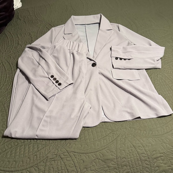 Women’s Pant Suit Large - Picture 13 of 16